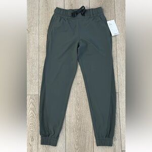 Athleta Quest Joggers Hiking Travel Pants Bali Green Women’s Size 0 NWT